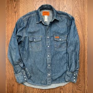 Wrangler Men's FR Classic Blue Denim Shirt - Pearl snap - M